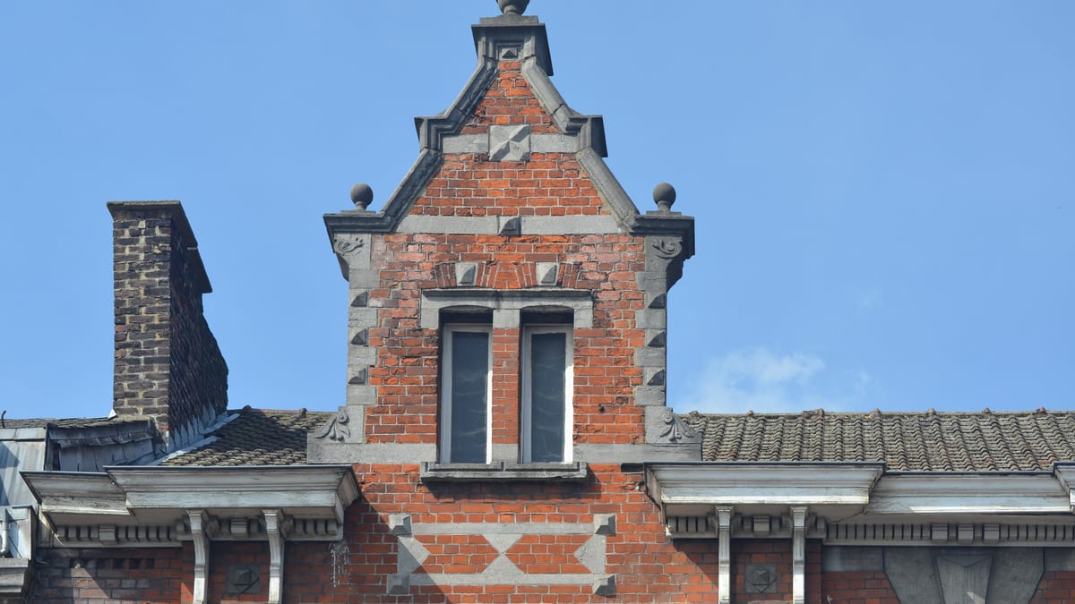 Maisons mitoyennes en brique à Jumet, rue de Marchienne. Immobilier à Jumet